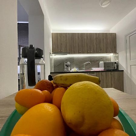 Apartment After U.S. Embassy In ティラナ エクステリア 写真