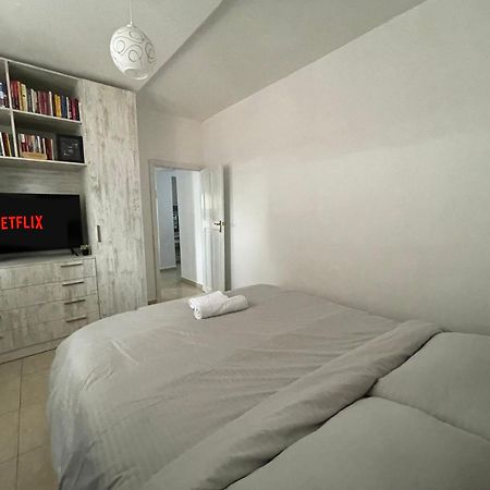 Apartment After U.S. Embassy In ティラナ エクステリア 写真