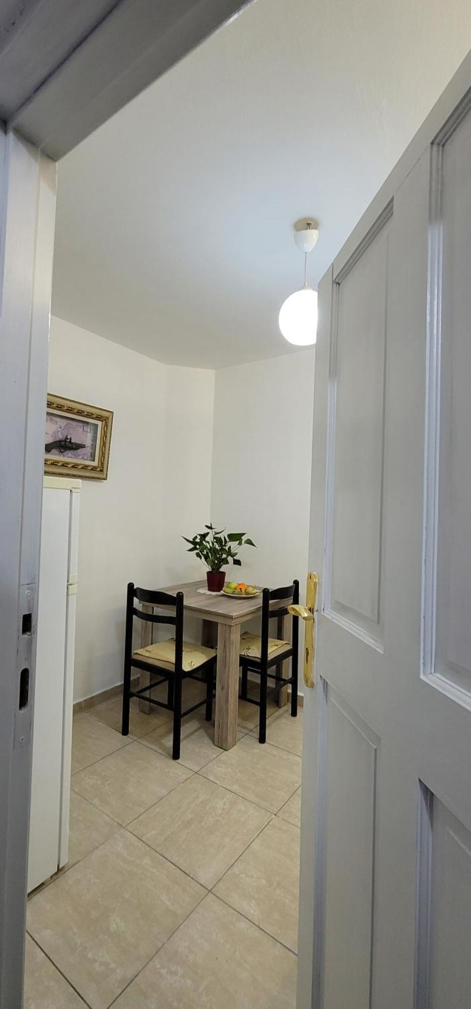 Apartment After U.S. Embassy In ティラナ エクステリア 写真