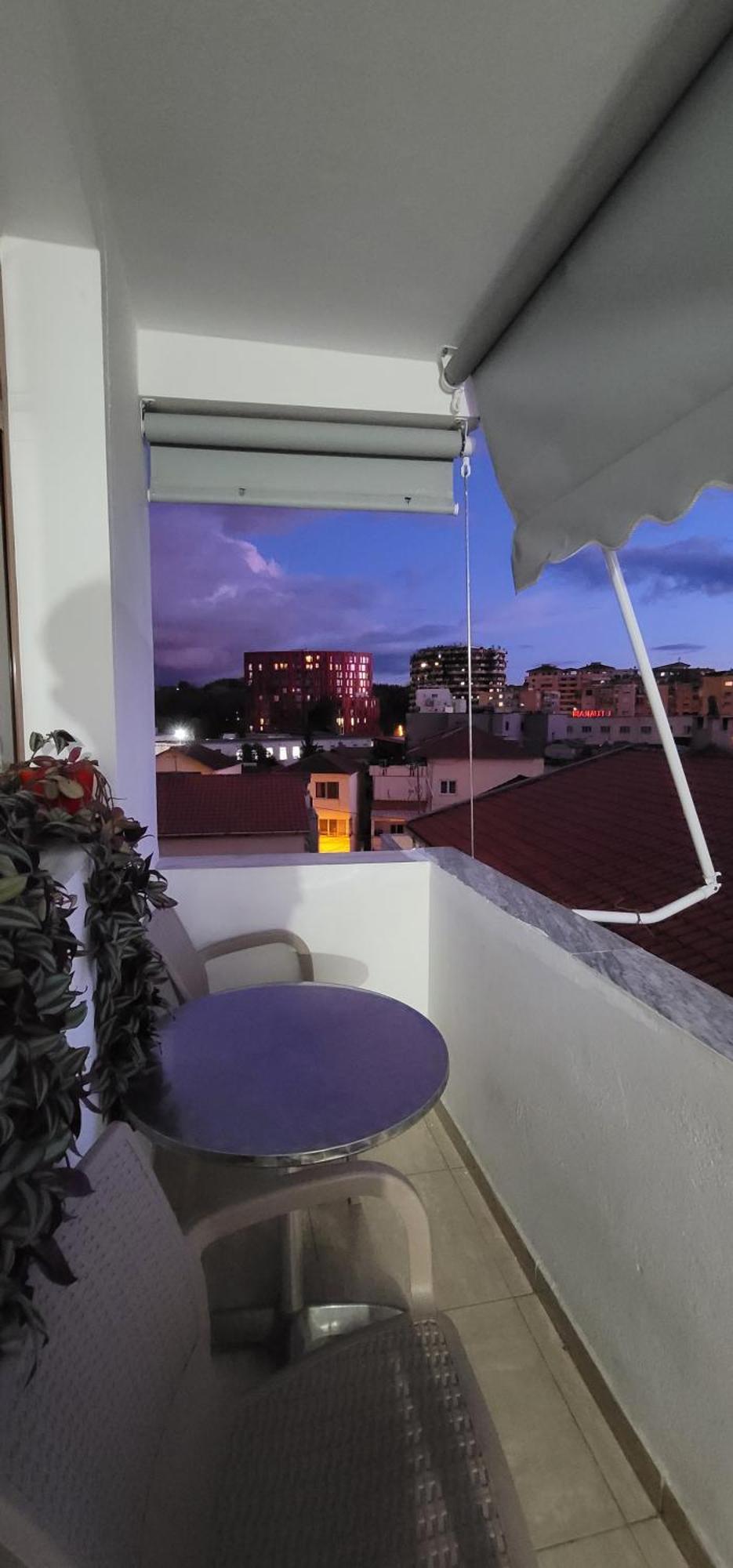 Apartment After U.S. Embassy In ティラナ エクステリア 写真