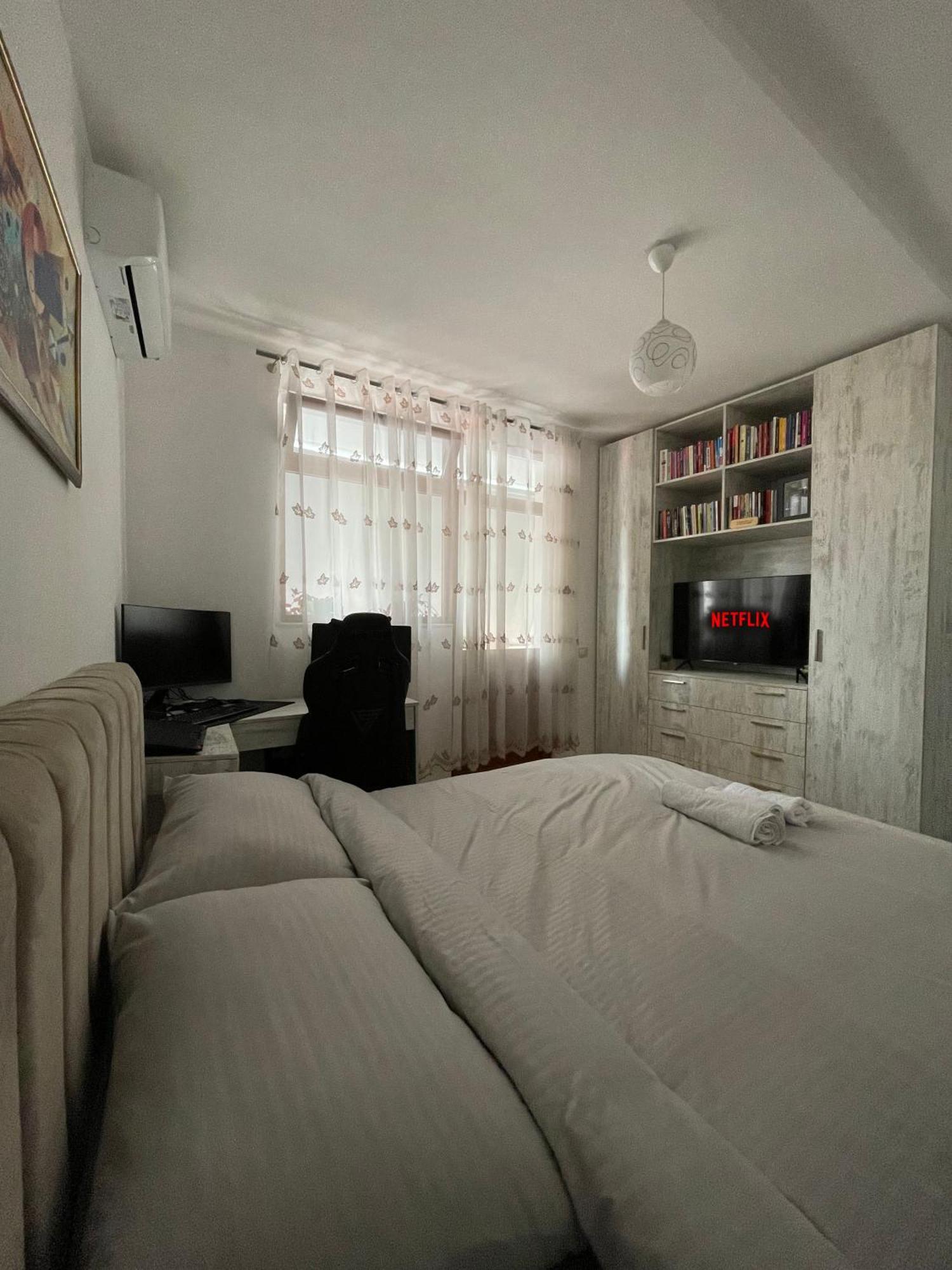 Apartment After U.S. Embassy In ティラナ エクステリア 写真
